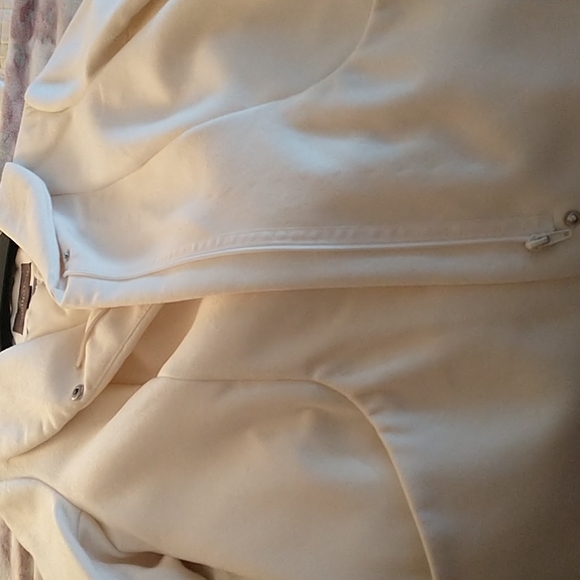 Coat - Picture 4 of 4